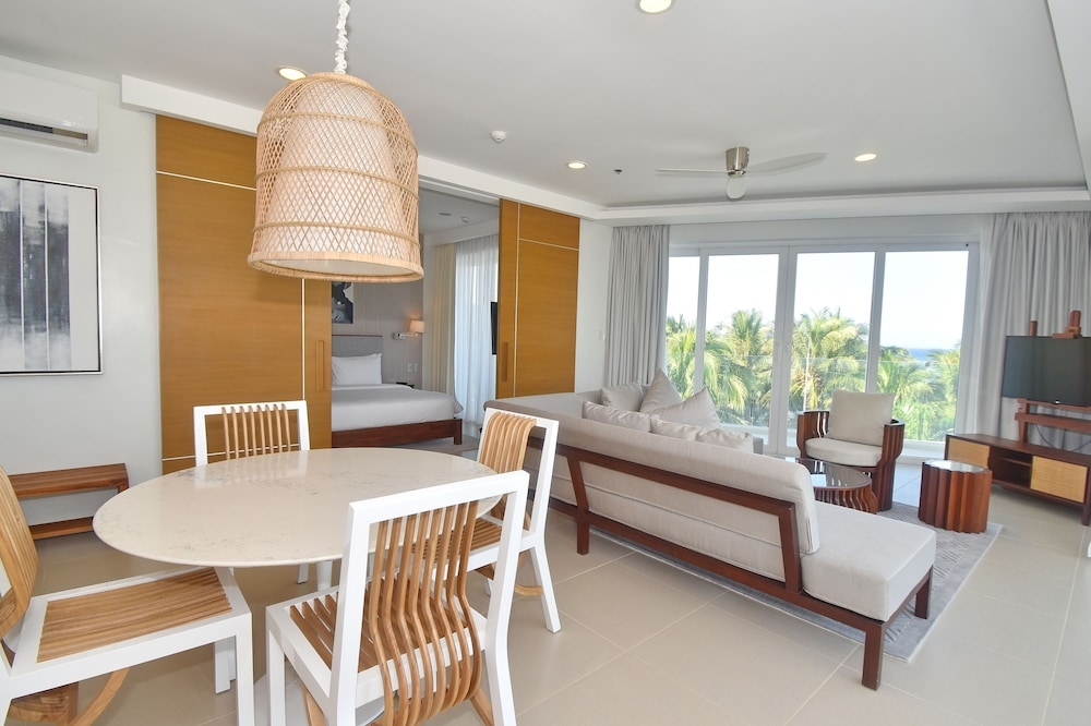 객실 내 식사 공간