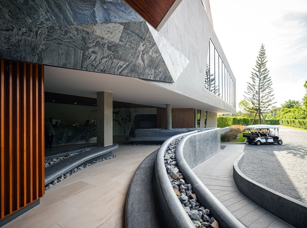 숙박 시설 입구