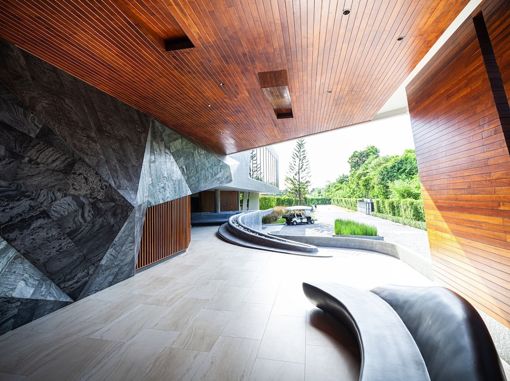 숙박 시설 입구