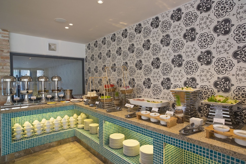 뷔페 아침 식사