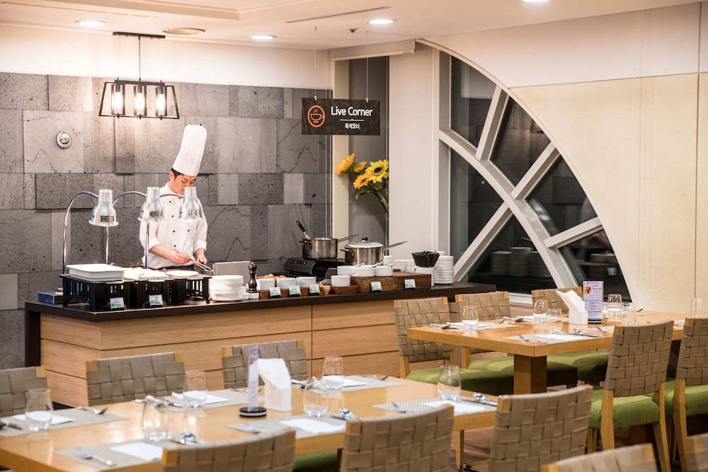 뷔페 아침 식사