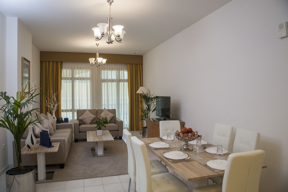 객실 내 식사 공간