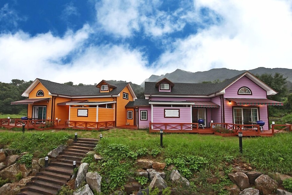 숙박 시설 정면