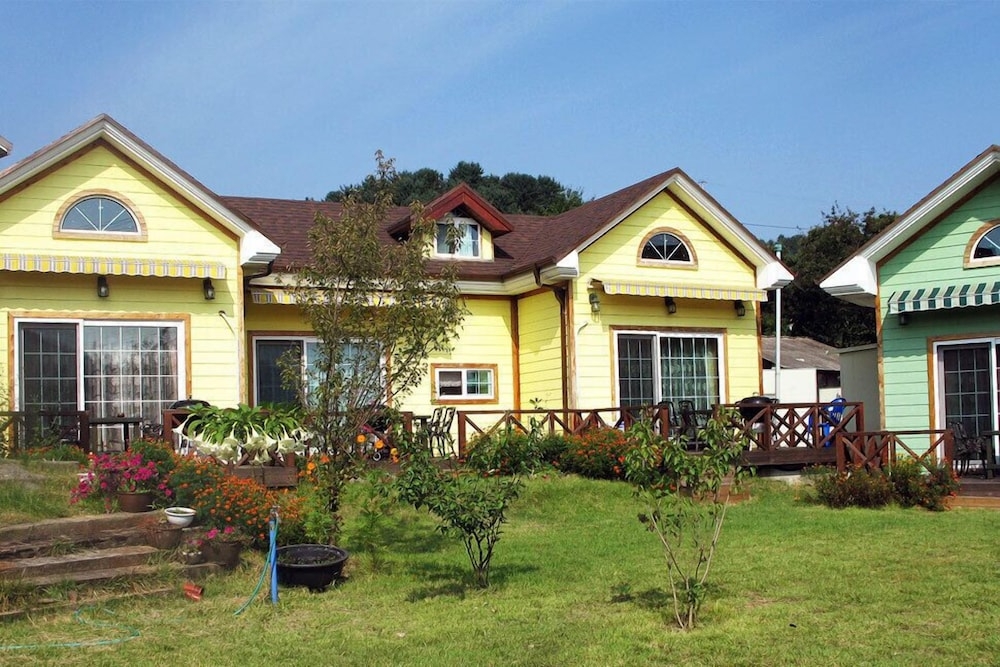 숙박 시설 정면