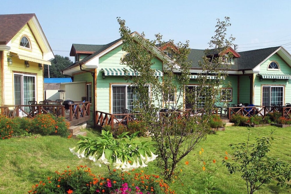 숙박 시설 정면