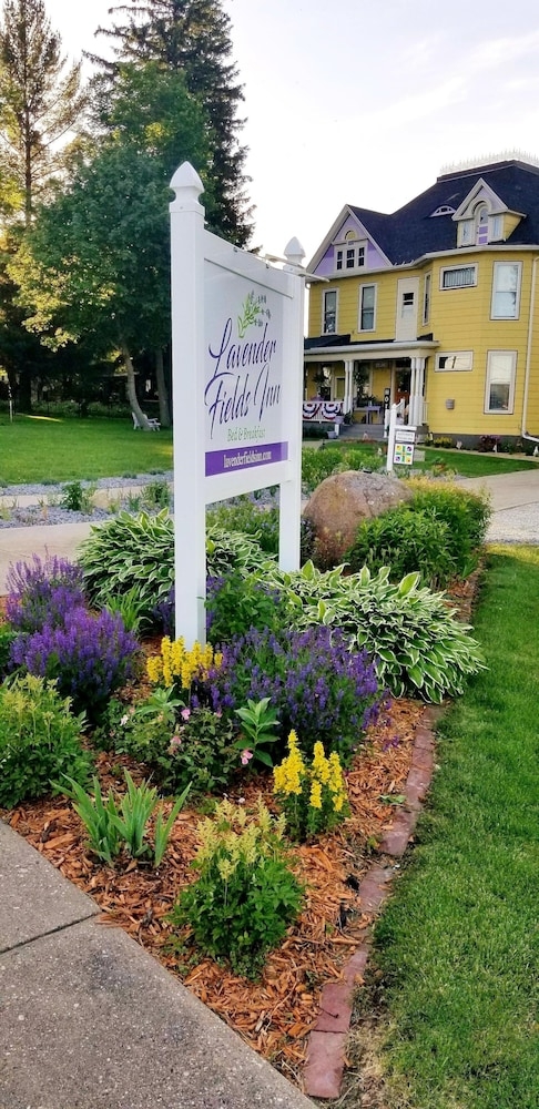 숙박 시설 정면