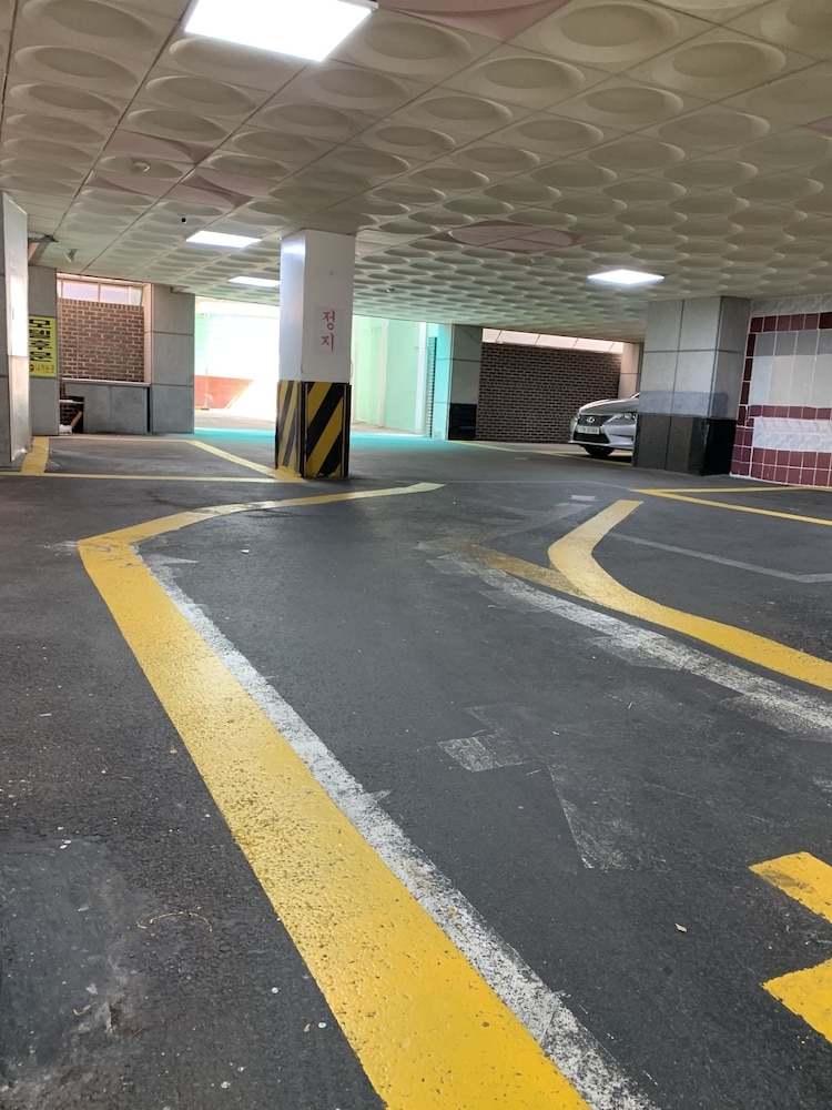 휠체어로 이용 가능한 밴 주차장