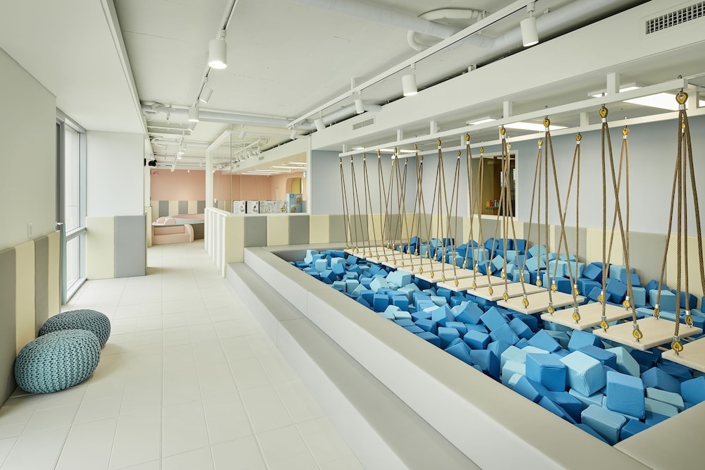 어린이 놀이 공간 - 실내