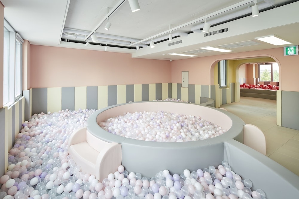 어린이 놀이 공간 - 실내