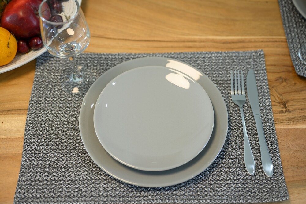 객실 내 식사 공간