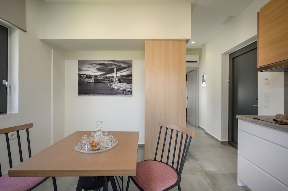 객실 내 식사 공간