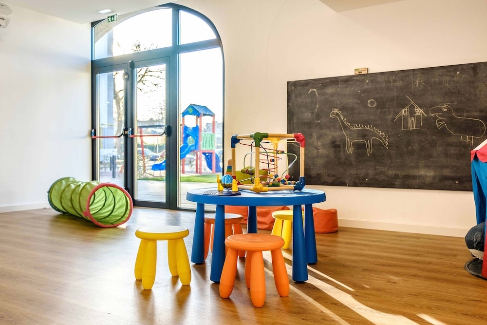 어린이 놀이 공간 - 실내