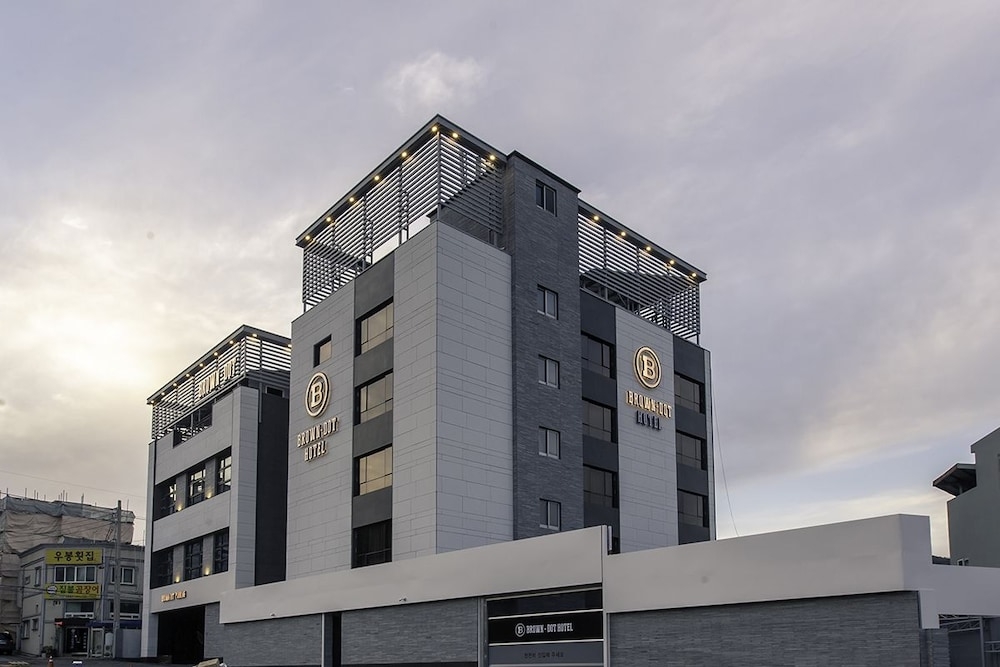 숙박 시설 정면