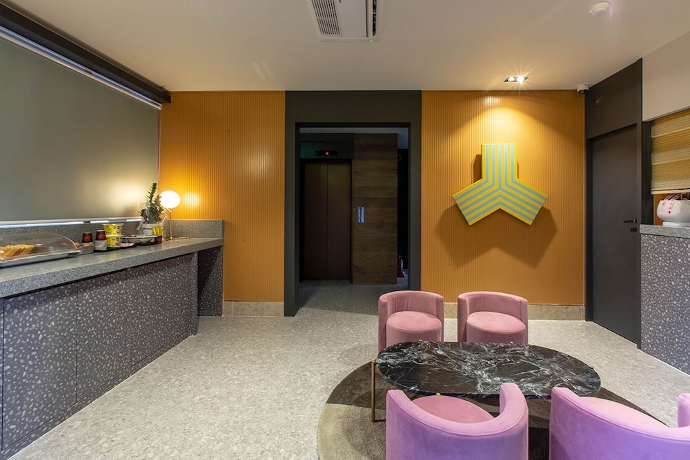 로비 좌석 공간