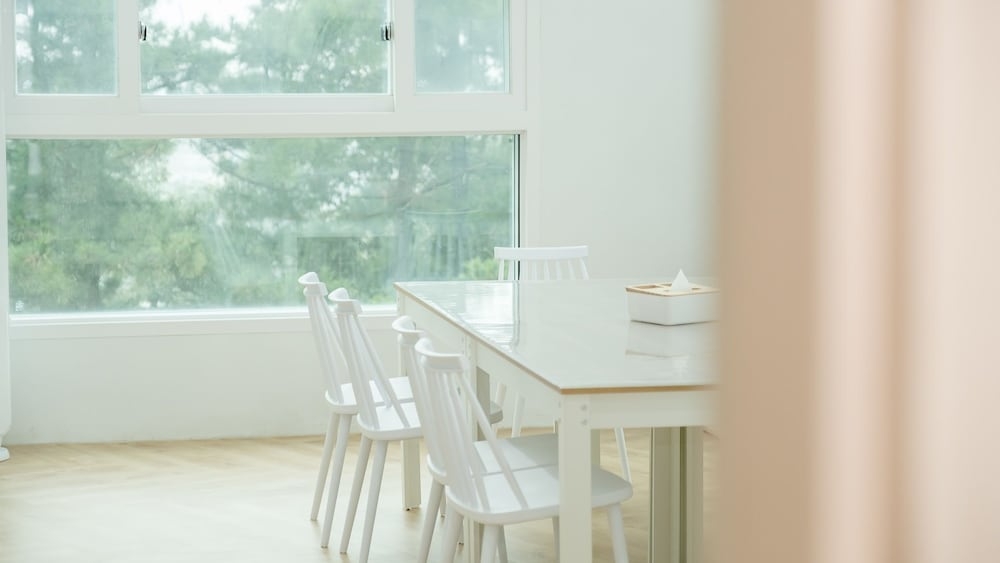 객실 내 식사 공간