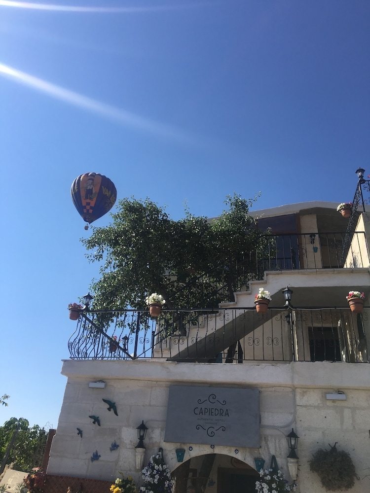 숙박 시설 입구