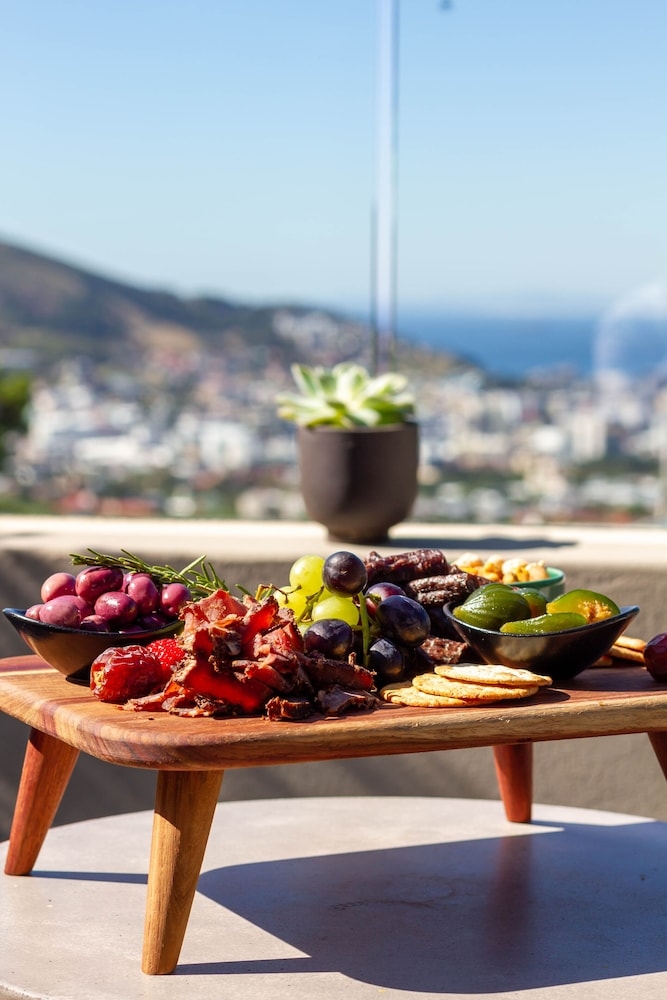 객실 내 식사 공간
