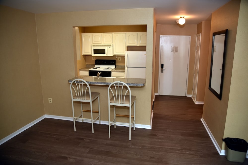 객실 내 식사 공간