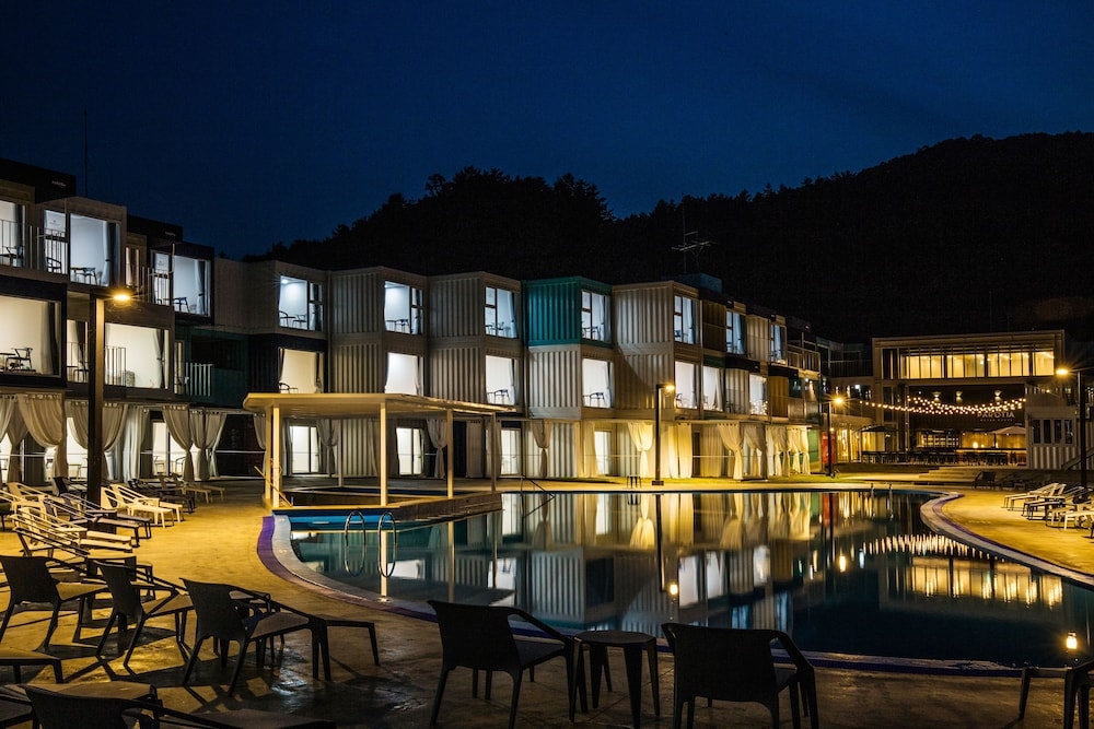 숙박 시설 정면