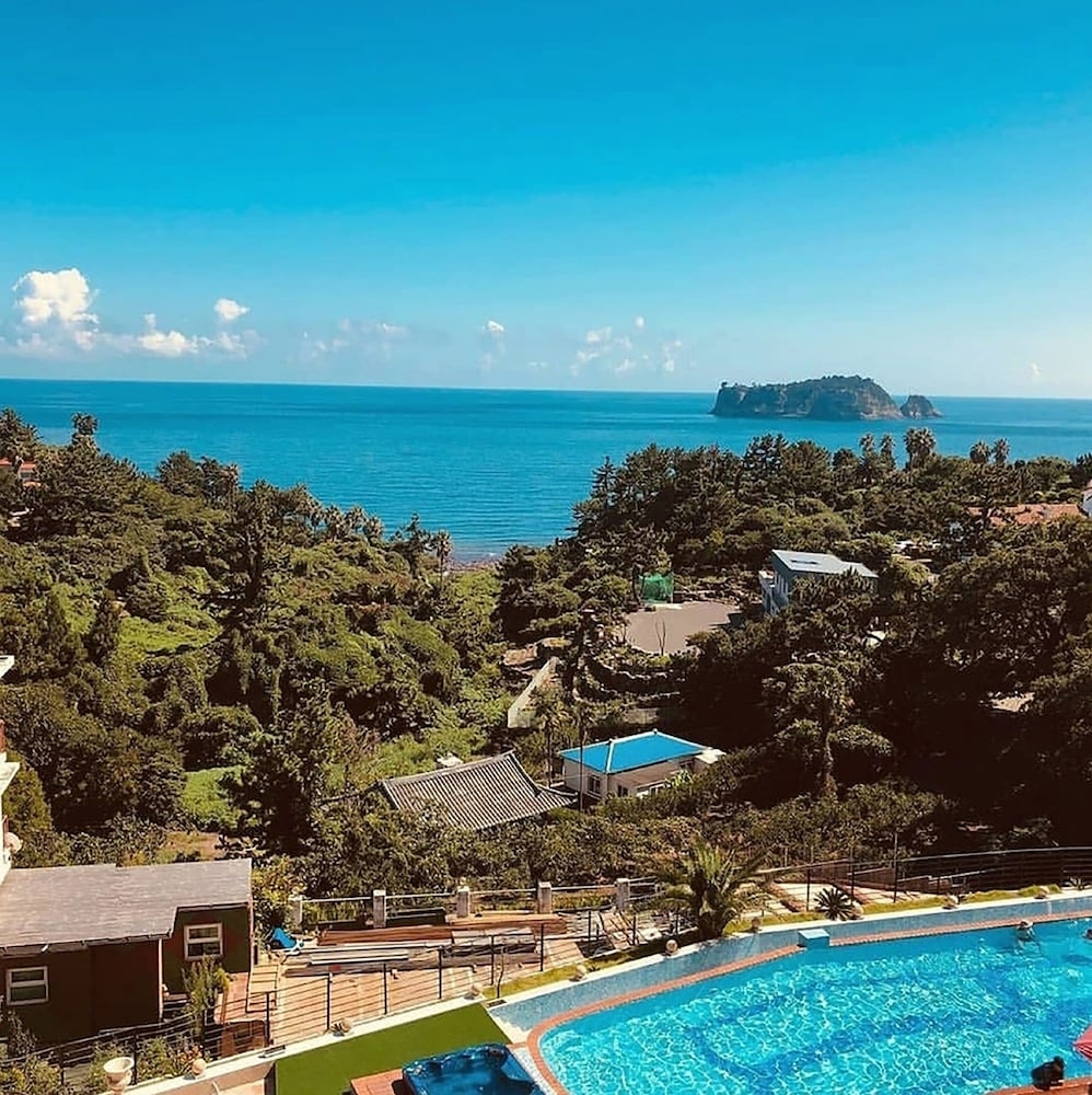 숙박 시설에서 보는 주변 전망