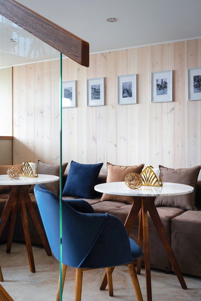 로비 좌석 공간