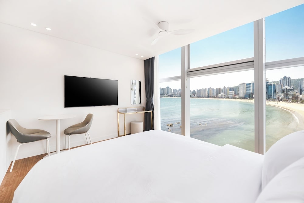 숙박 시설 정면