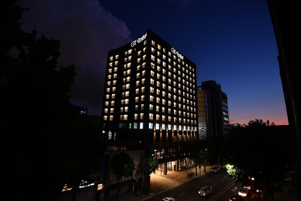 숙박 시설 정면