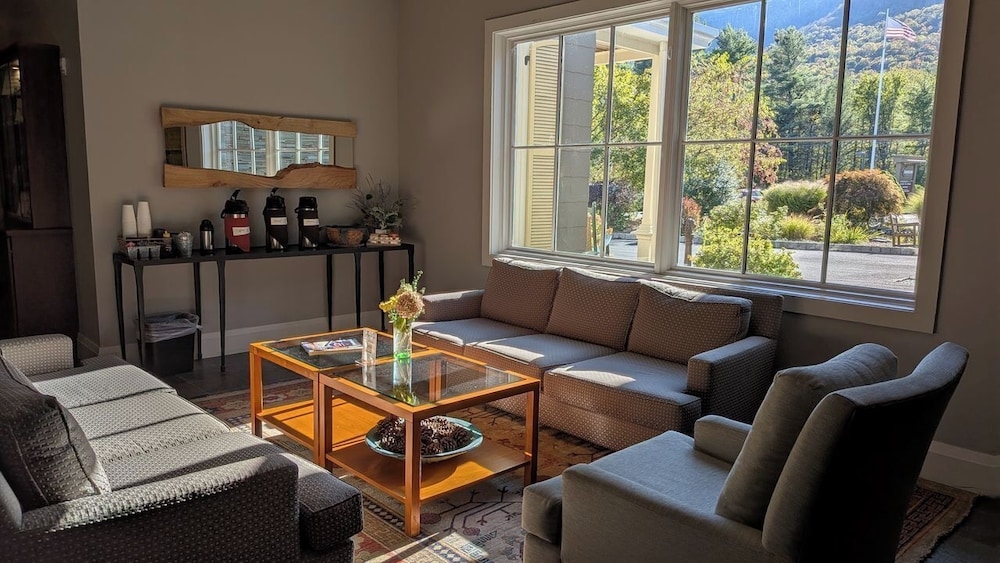 로비 좌석 공간