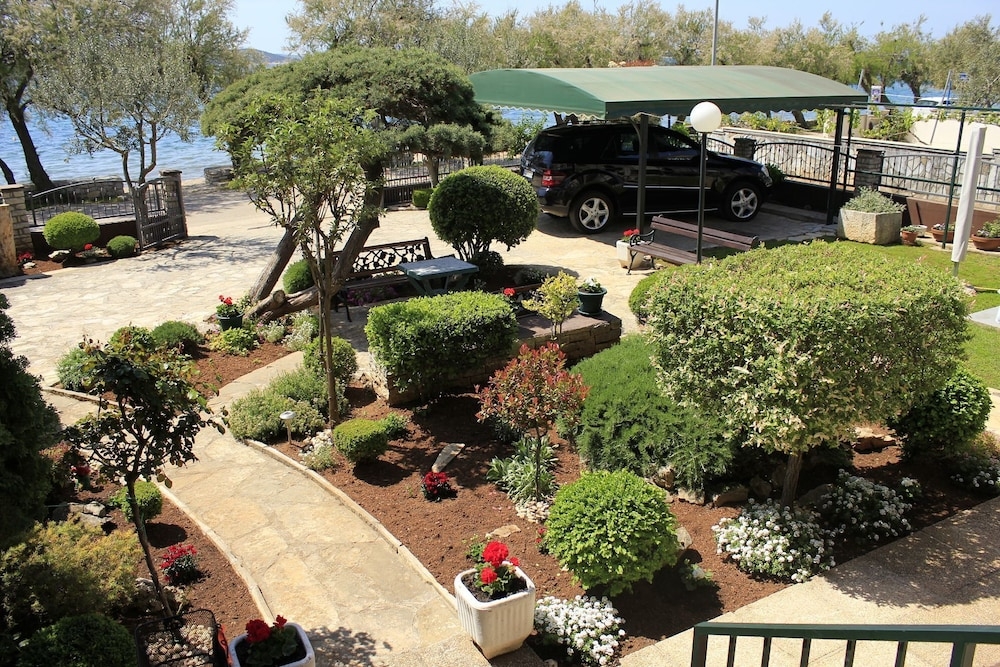 숙박 시설 구내