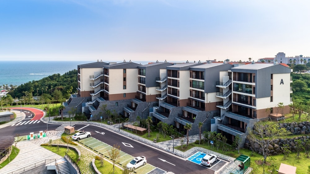 숙박 시설 정면