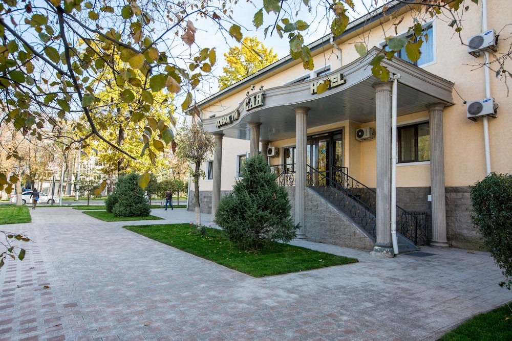 숙박 시설 정면