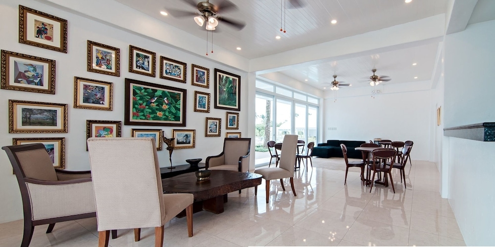 로비 좌석 공간