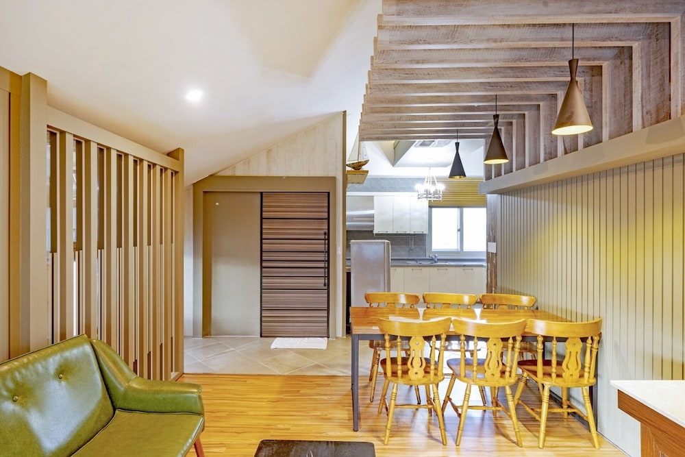 객실 내 식사 공간