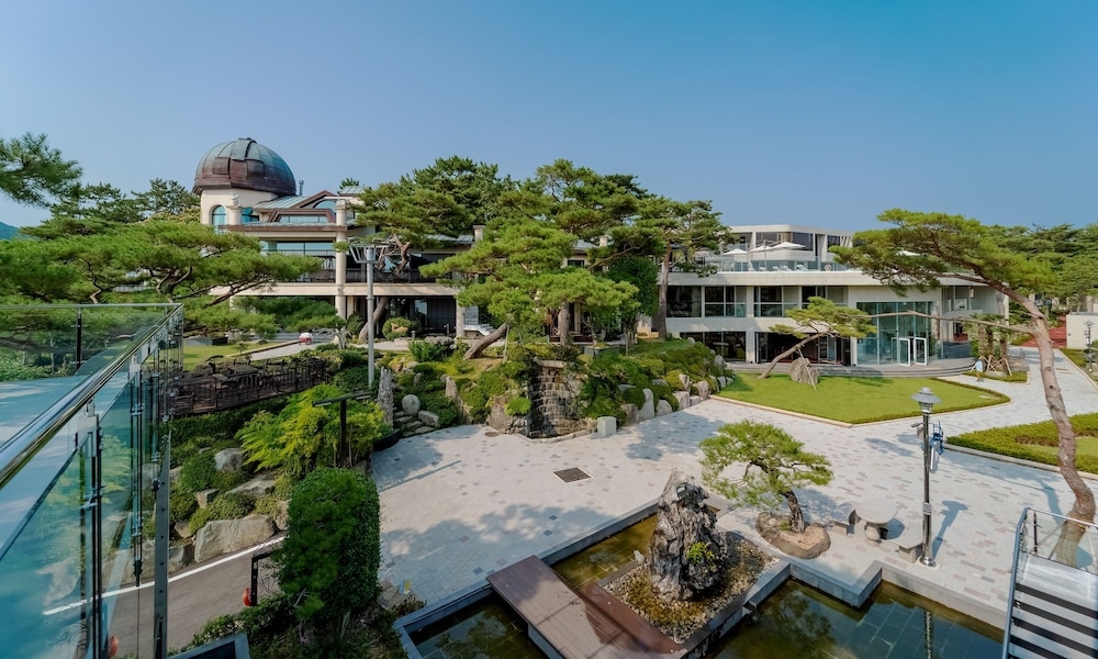 숙박 시설 정면