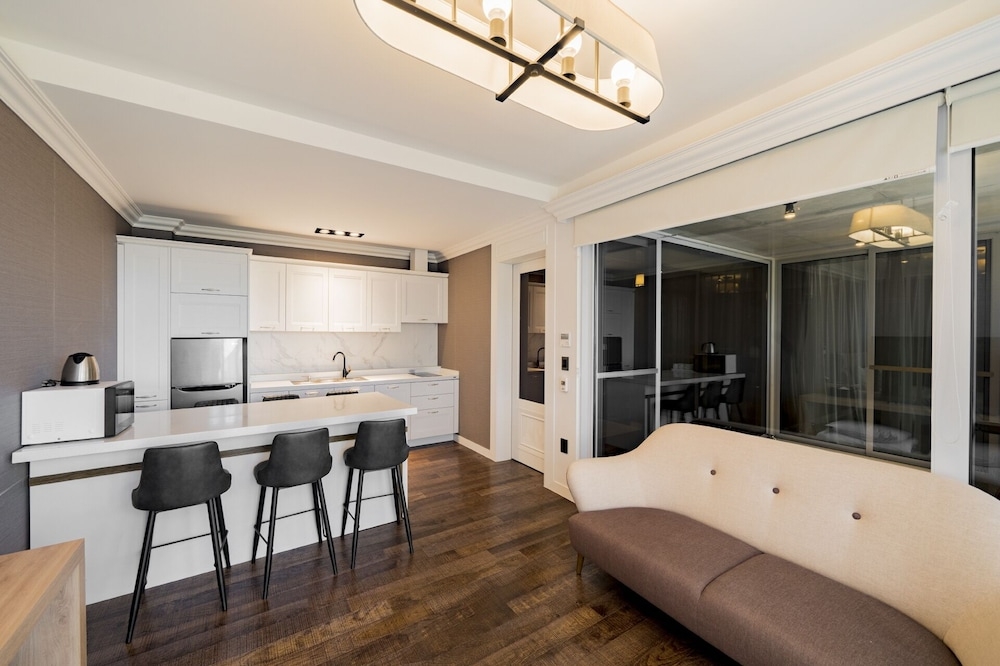 객실 내 식사 공간