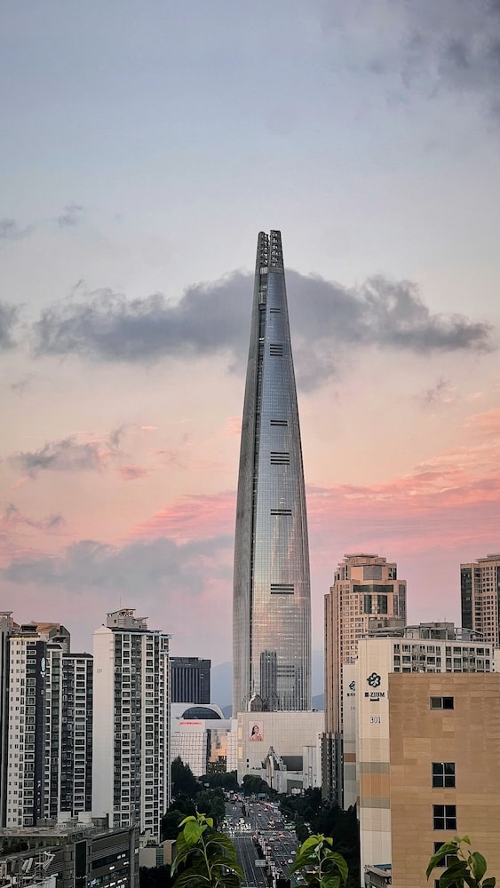 숙박 시설에서 보는 시내 전망