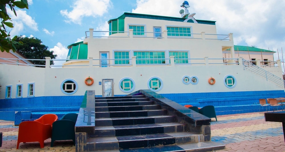 숙박 시설 정면