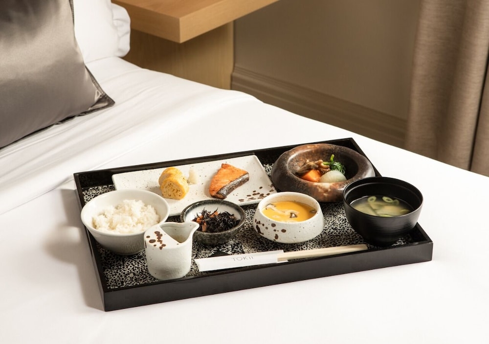 객실 내 식사 공간