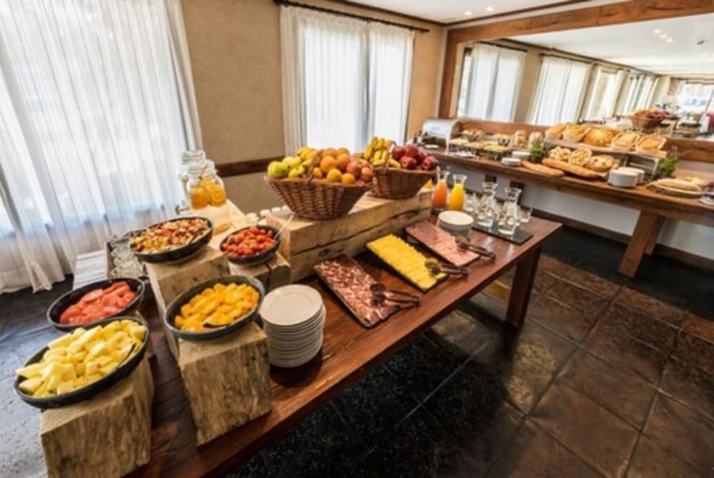 뷔페 아침 식사