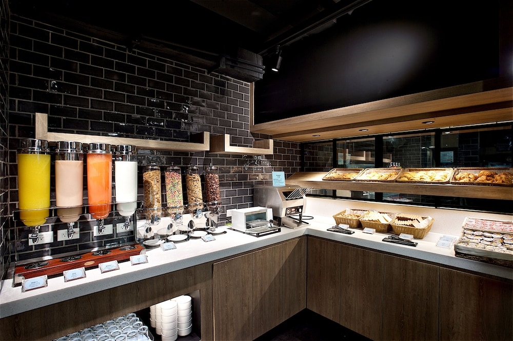 뷔페 아침 식사