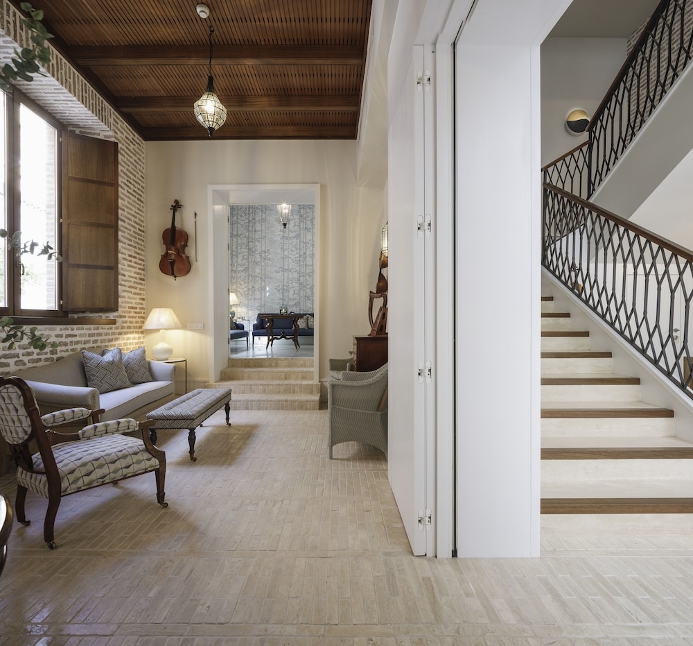 로비 좌석 공간