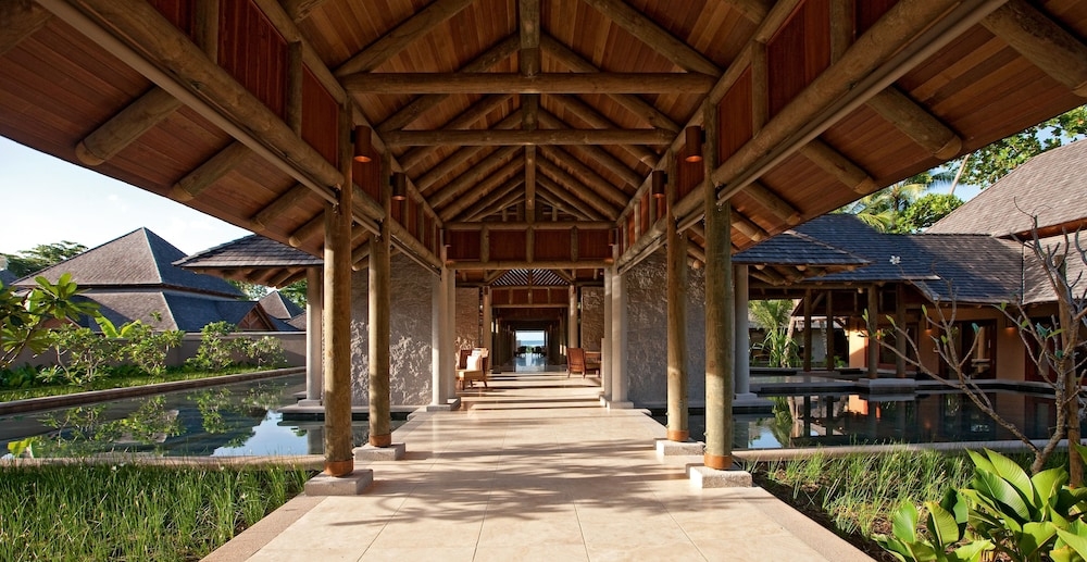 숙박 시설 입구