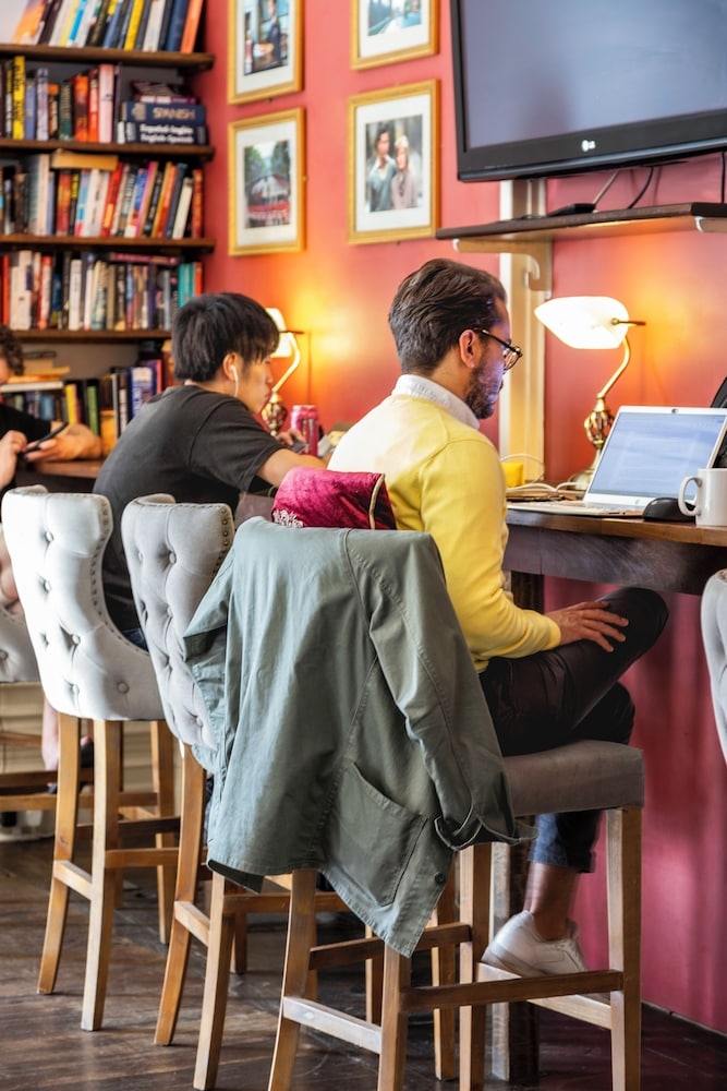 로비 좌석 공간