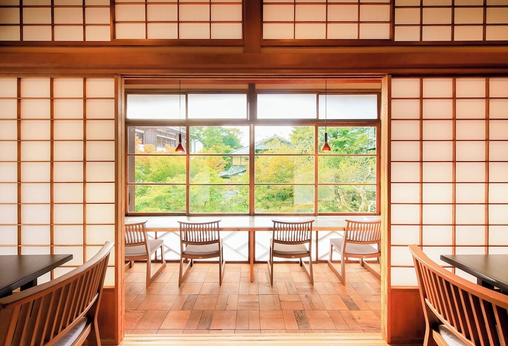 숙박 시설 내 편의 시설/서비스