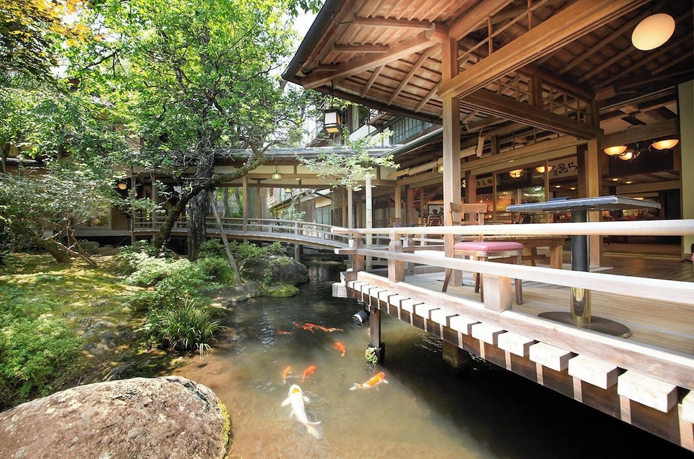 숙박 시설 구내