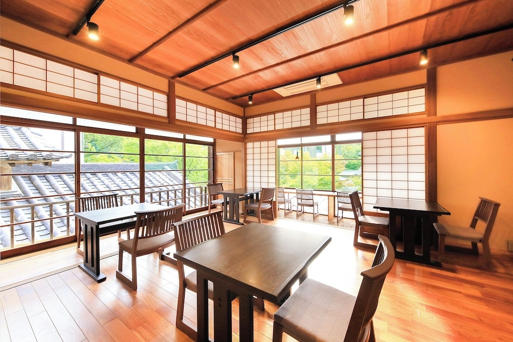 숙박 시설 내 편의 시설/서비스