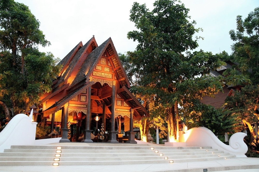 숙박 시설 입구