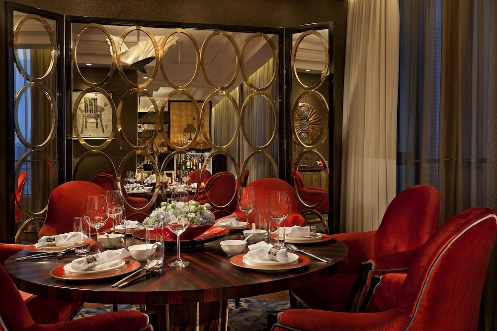 객실 내 식사 공간