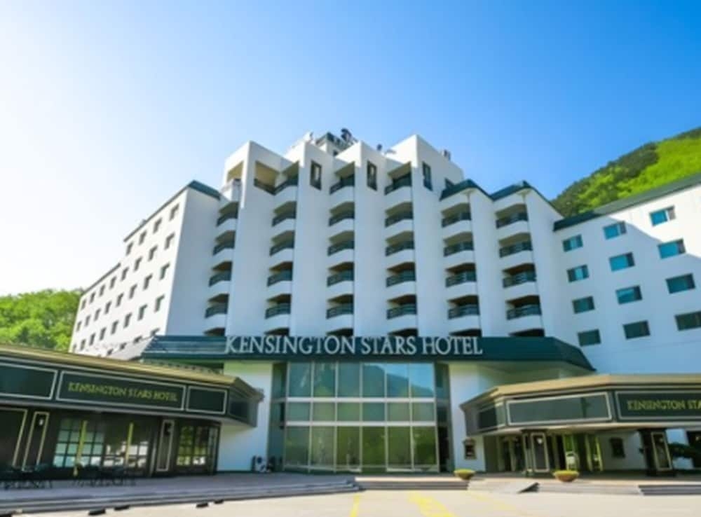 숙박 시설 입구