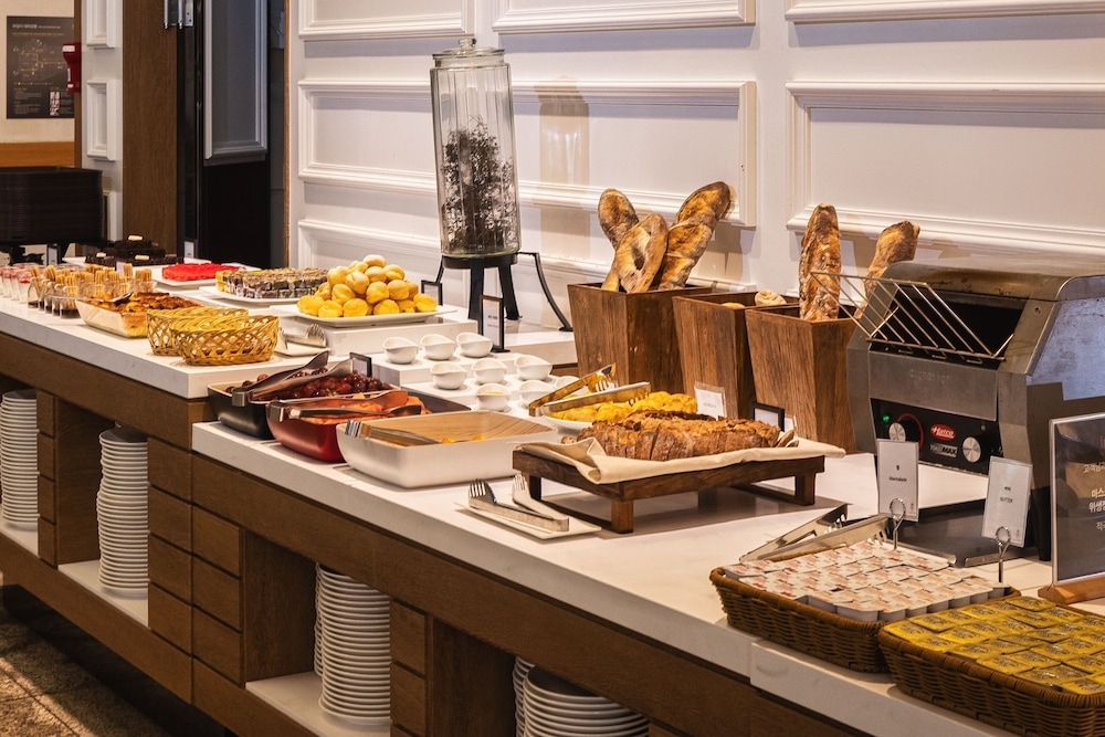 뷔페 아침 식사